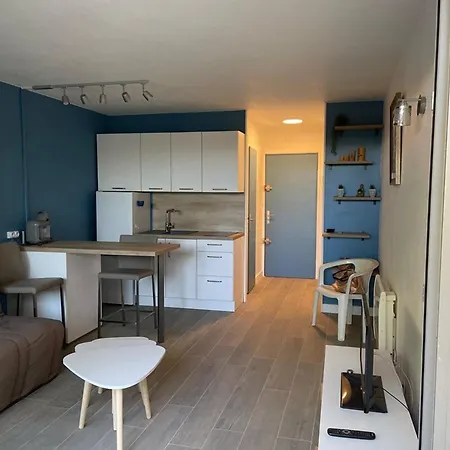 Apartment Rez-de-jardin Proche Avec Parking - Motte - Fr-1-790-27 *