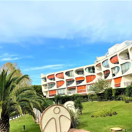 Apartment Rez-de-jardin Proche Avec Parking - Motte - Fr-1-790-27